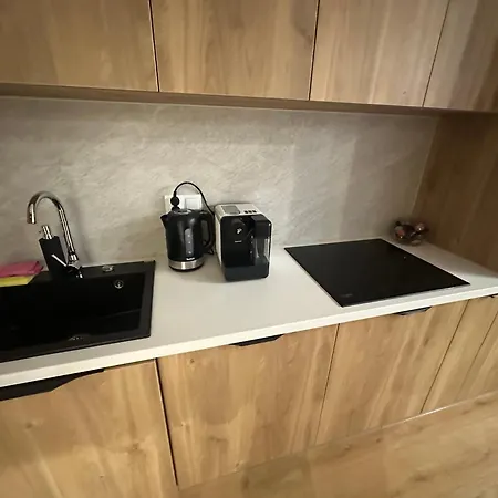 Velvet-spodek, Stadion śląski, Miejsce Postojowe Apartament *