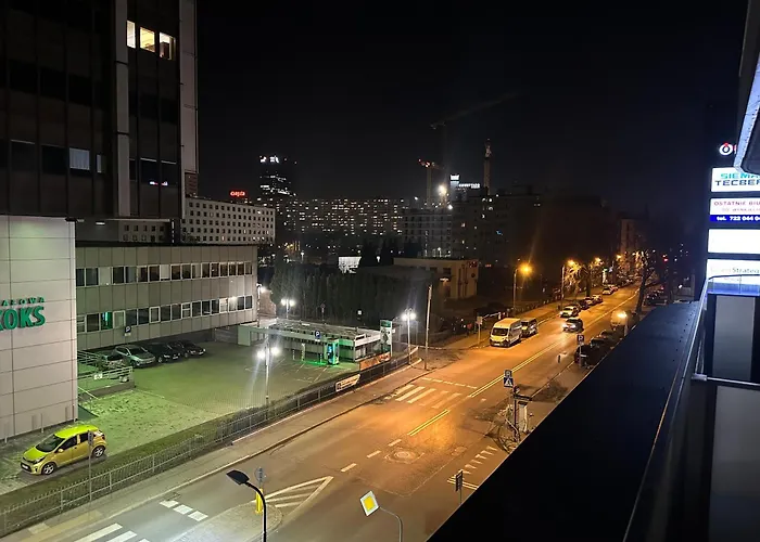 Velvet-spodek, Stadion śląski, Miejsce Postojowe Apartament