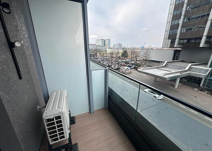 Velvet-spodek, Stadion śląski, Miejsce Postojowe Apartament *