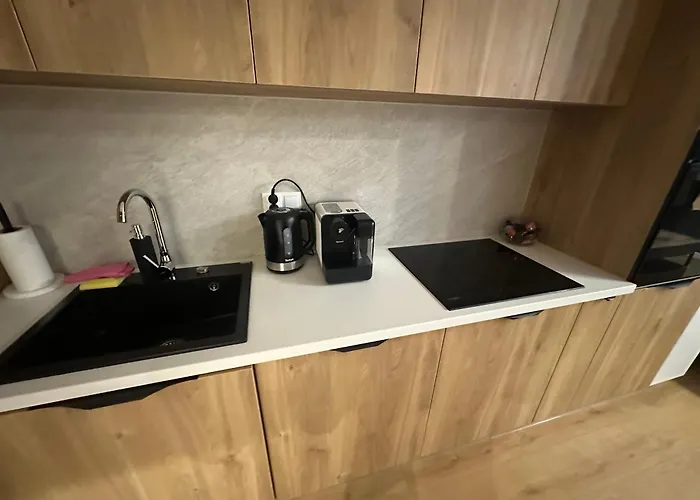 Velvet-spodek, Stadion śląski, Miejsce Postojowe Apartament *